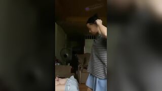 MÙA HÈ E KO ĐI HỌC, TRANH THỦ VỀ NHÀ E , ĐỊT 1 CÁI