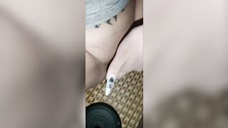 Lồn em gần 2 tháng chưa đc a nào đụ nên nó chảy nước nhiều quá rồi