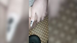 Lồn em gần 2 tháng chưa đc a nào đụ nên nó chảy nước nhiều quá rồi