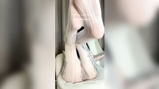 GÁI XINH XĂM TRỔ THỦ DÂM 36