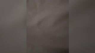 Doggy cô bạn thân đang nhắn tin cho ny