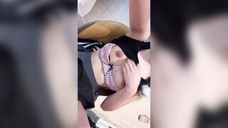 Em học sinh vạch áo khoe dú khoe lồn