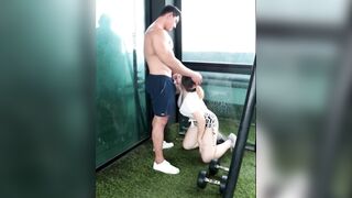 Anh PT súc vật, Bắt Học viên Vú To Bú liếm cơ public