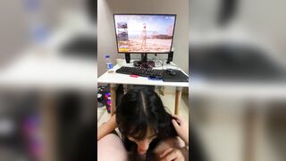 đang chơi PUBG thì em người yêu lên cơn nứng đòi được lấy giống
