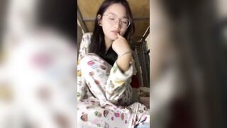 mấy bé loli mới lớn cứ live khoe lồn mà không che mặt thế này - phần 1
