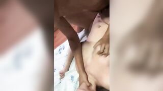 Chồng ơi bạn anh địt em sướng quá em  muốn đẻ con cho bạn anh phần 3