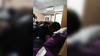 Dì đang buồn ngủ mà thằng cháu họ 17 tuổi vào phòng bú liếm đòi đụ cho bằng được.