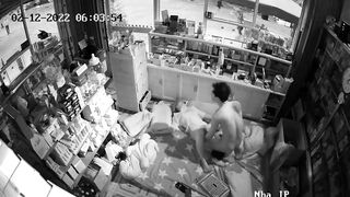 Tiệm thuốc tây bất ổn ăn với địt là chính bán thuốc là phụ - phần 3