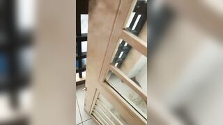 Con em họ nứng lồn ra ban công dạng háng cho thằng anh địt không bao