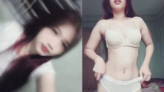 Vú to thủ dâm 352