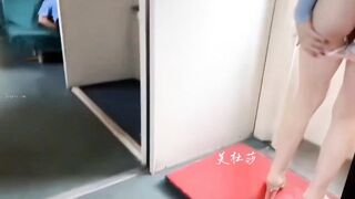 Dâm nữ nứng lồn đi tàu hỏa tiện thể khoe thân public trên xe kể cả có ng vẫn k sợ