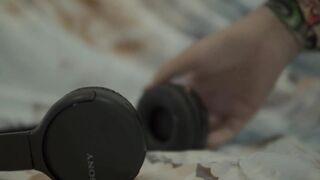 Thủ dâm bị bố dượng phát hiện và cái kết sướng lồn