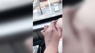 nghịch cặp vú ngon của em người yêu lúc ngồi trên taxi