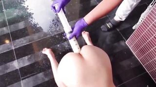 1 em gái việt sống trong khu tự trị cam bị bơm sữa đầy hậu môn rồi ép bài tiết ra.