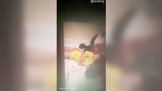 Quay lén nhỏ e họ mới học về coi fim sex thủ dâm