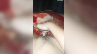 E học sinh nửa đêm lén ba mẹ móc lồn cho người yêu xem