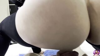 GÁI TÂY DILDO 17