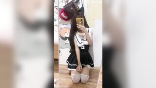 Em học sinh Trung Quốc mới lớn đã biết móc rồi 6