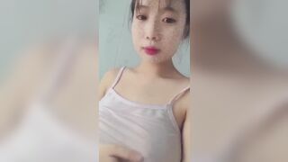 2k9 thôi mà vú vê e to nhìn ngon quá ước hữu duyên bú không nhả