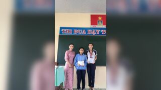 Ở lớp em là cô giáo gương mẫu nhưng ở nhà em là gái dâm chính hiểu.