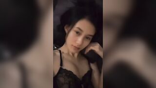 Chịch em muốn kéo rèm ngắm cảnh em mới chịu