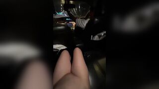 Banh lồn cho anh lái xe taxi sờ lồn móc lồn chảy nước