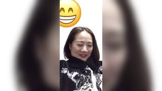 Chị đồng nghiệp cho thằng em thực tập xem vú lồn thủ dâm