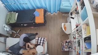 Hack cam spa gặp em nhân viên đang ngủ bị chồng khách vào bú lồn