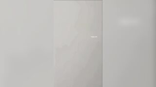 Em gái đi học về đang còn mặc đồng phục đã bị cha dượng banh lồn ra địt
