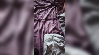1 cô gái việt nam bị bán vào khu tự trị ko ngoan nên cái kết như vậy.