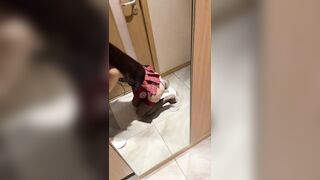 Đi biển, Vào WC công cộng Gạ Người lạ bú liếm cu, Lút cán Djt nhau tê lồn rên rỉ