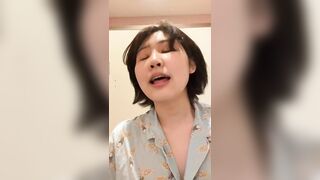em sinh viên nứng lồn vào nvs nam thủ dâm