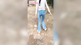 em gái mình dây bôi sữa chua lên cu người lạ rồi mút nơi công cộng