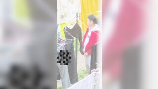Thanh niên biến thái lấy quần dài của chỉ em thủ dâm
