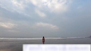 em gái nứng lồn khỏa thân mua hải sản trên bờ biển