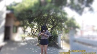 gái xinh khỏa thân đi dạo mua đồ public