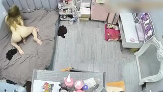 Thấy vk dâm ở nhà đang thủ dâm