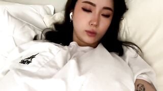 Gái xinh vú to khủng mặt dâm đãng
