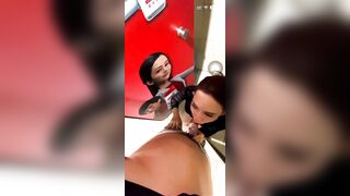 "Đang ăn tiệc thì mẹ lại bị thằng bạn kiu vào WC nam bú cu cho nó, xong nó bắt mẹ bò