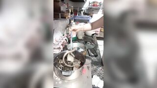 Em bán thuốc hổ trợ sinh ly