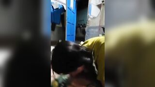 Đang nằm sóc lọ thì bị chị phòng kế bên vô bú cu luôn