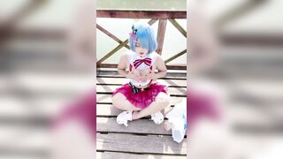 Con đĩ Cosplay Loli ko lông, Public ra bờ Sông Thủ Dâm Nứng vcl ra