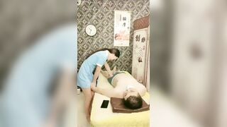 Đi masage gạ gẫm em nhân viên dâm đãng