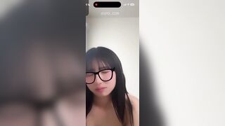 Yêu xa mỗi lần nứng là phải call thủ dâm 2
