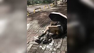Hot đi nhậu say xong ị trong quần bắn tùm lum giữa đường luôn