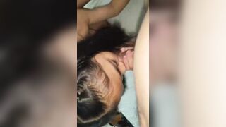 Cô con gái mới lớn bị cha dượng gạ địt không bao