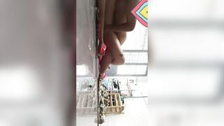Nhân lúc cô chú đi vắng sang nhà gạ địt con em họ 2k10 mới lớn non tơ