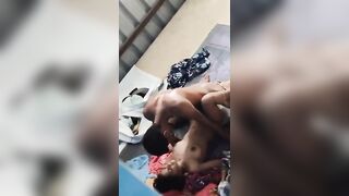 Thằng cháu 17 tuổi gan trời dám đụ dì họ của nó ở nhà kho.
