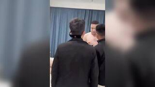 Ông chồng bắt ghen tại trận mà bà vợ bảo chưa đụ chưa gọi là ngoại tình.