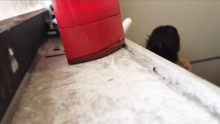 Quay lén em gái đang tắm